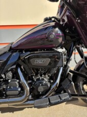 2025 Harley-Davidson® CVO™ Street Glide™ POISON BERY FDE thumb 0