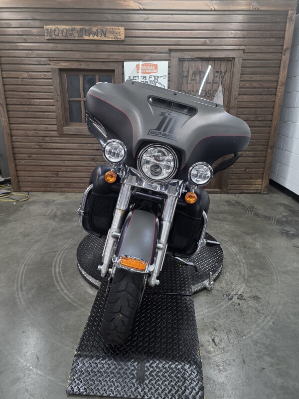 2018 Harley-Davidson Ultra Limited INDGRYDNM/BLKDM W/PINSTRIPE - Photo 7