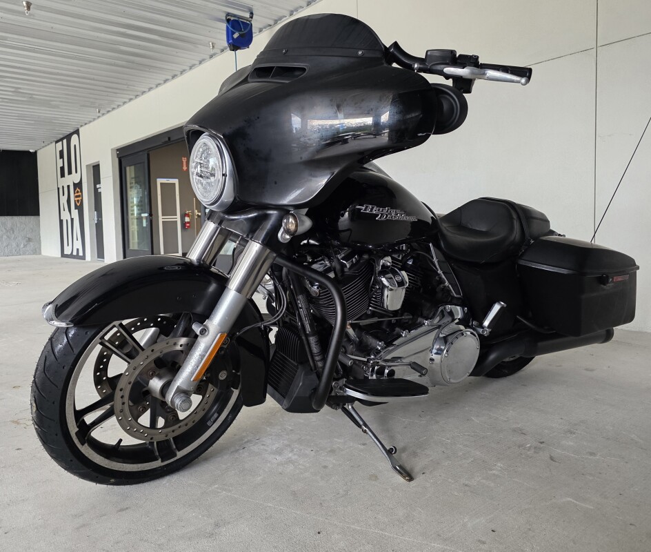 2017 Harley-Davidson Street Glide Special - Photo 9