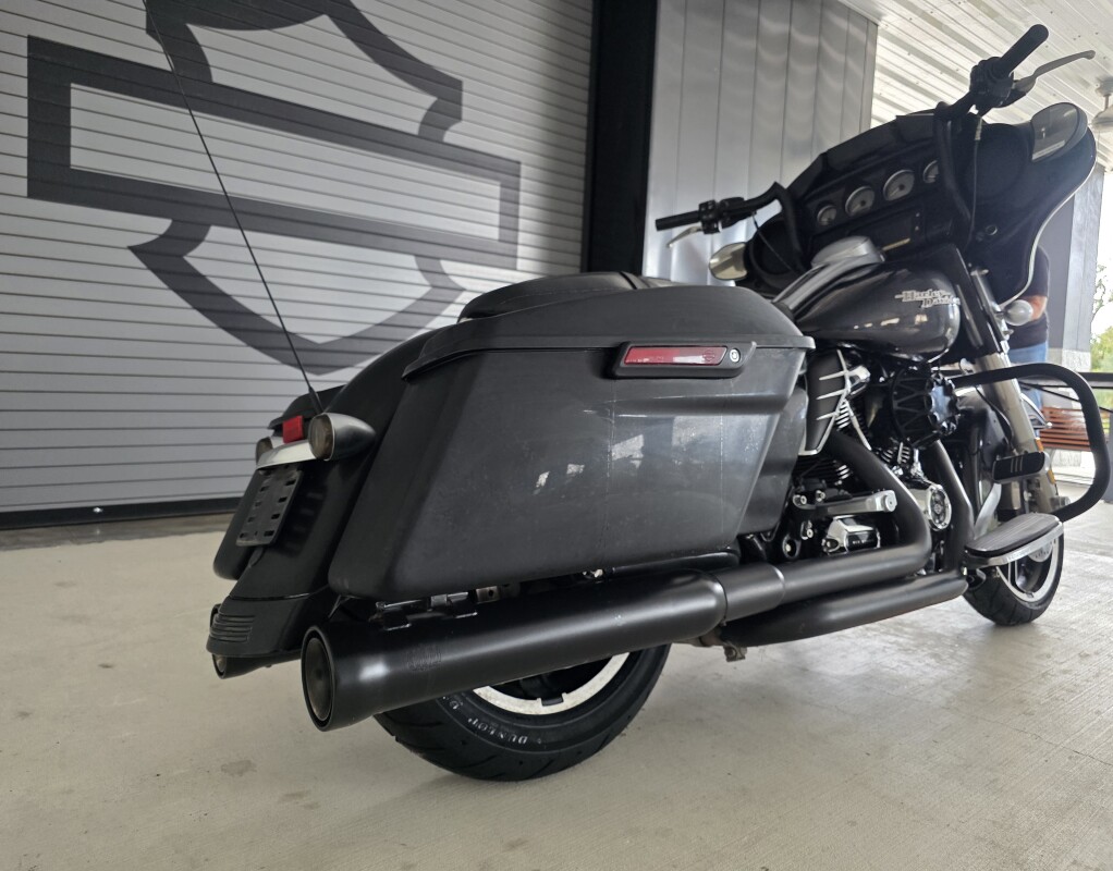2017 Harley-Davidson Street Glide Special - Photo 5