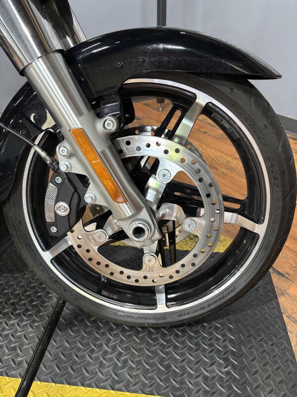 2024 Harley-Davidson Road Glide VIVID BLACK CO - Photo 5