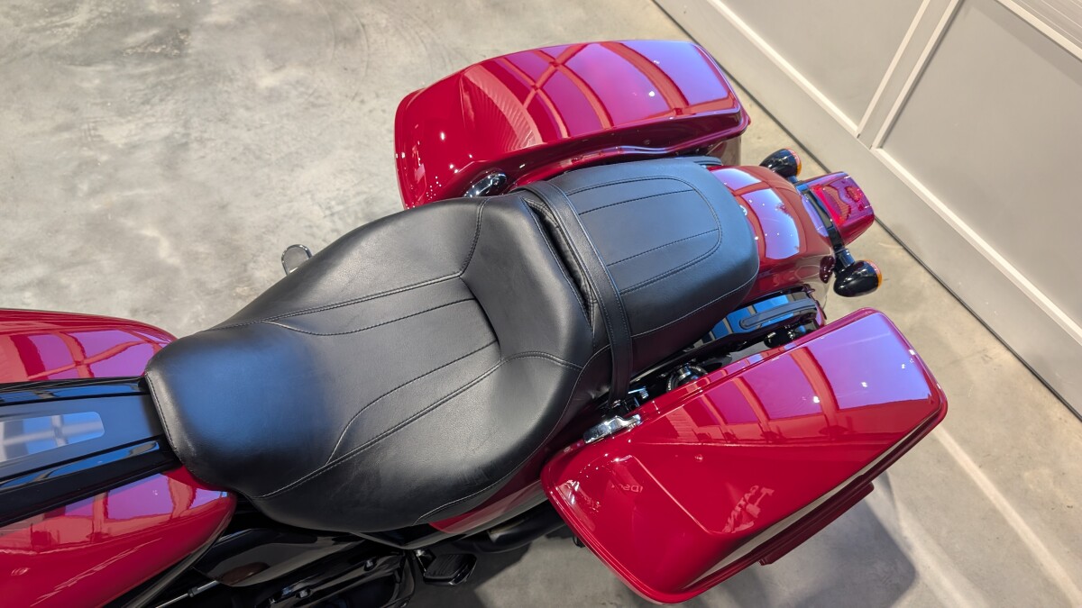 2021 Harley-Davidson Road Glide Special Billiard Red/Vivid Black — Black Finish - Photo 5