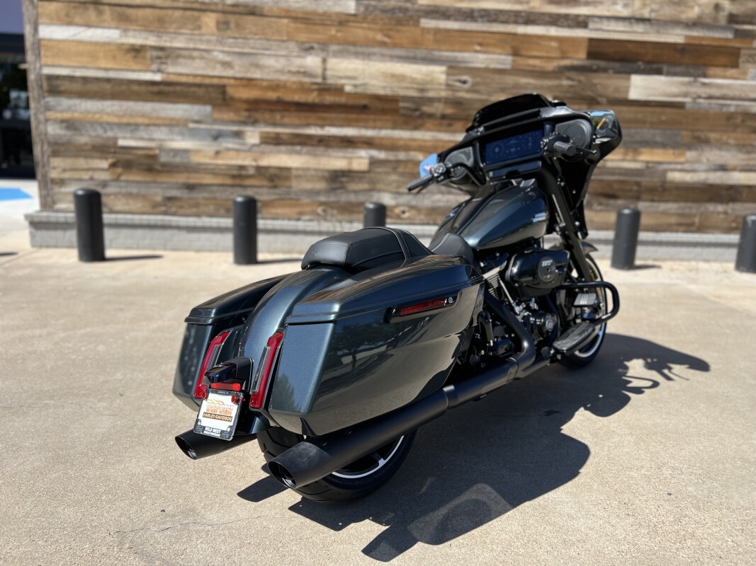2025 Harley-Davidson Street Glide Iron Horse Metallic - Black Finish - Photo 8