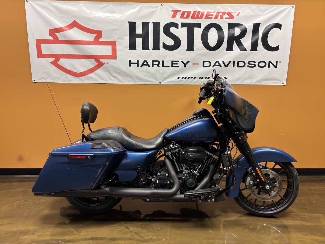 FLHXSANX 2018 Street Glide Special Anniversary
