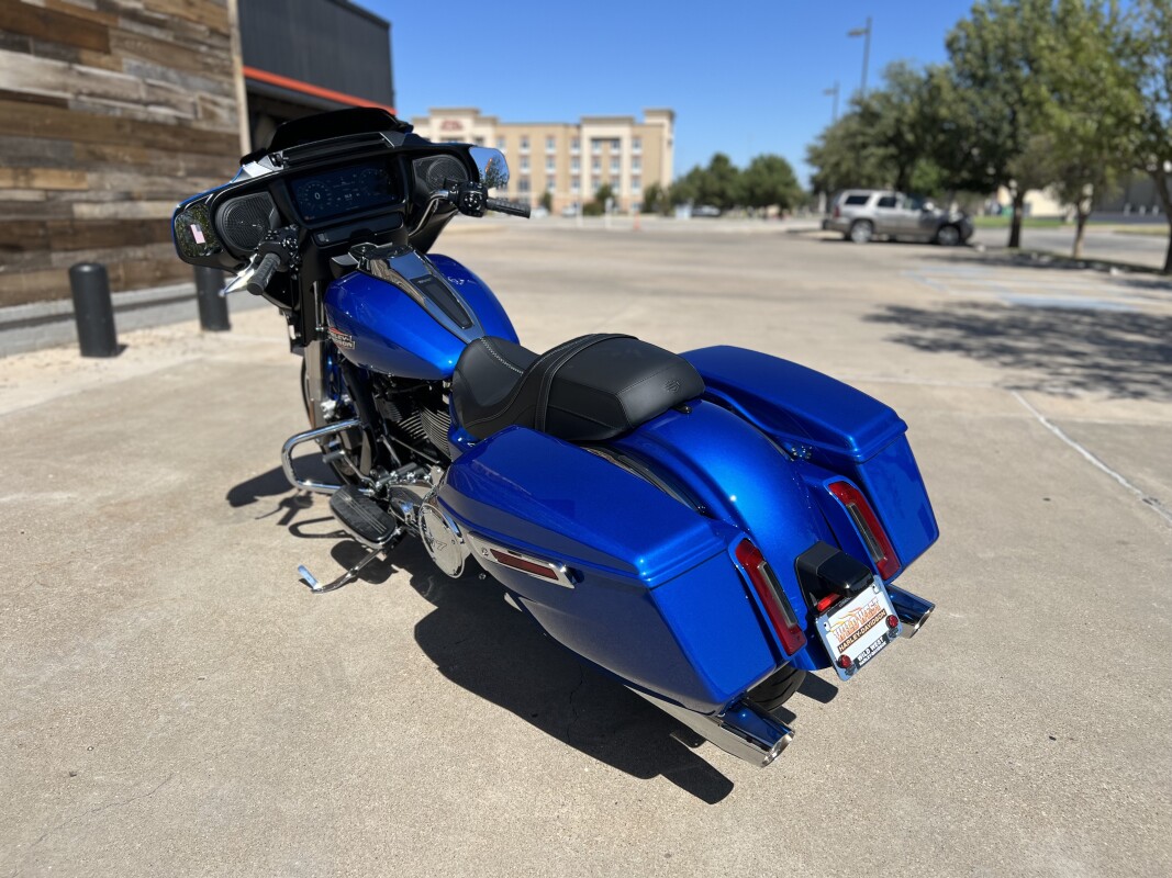 2025 Harley-Davidson Street Glide Blue Burst - Photo 6