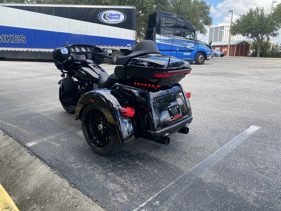 2025 Harley-Davidson Tri Glide Ultra - Photo 8