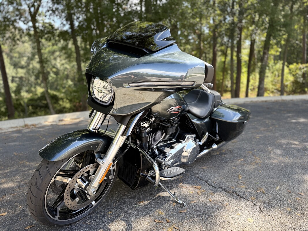 FLHX 2025 Street Glide - Photo 3