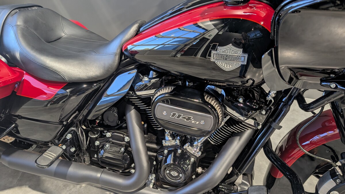 2021 Harley-Davidson Road Glide Special Billiard Red/Vivid Black — Black Finish - Photo 2