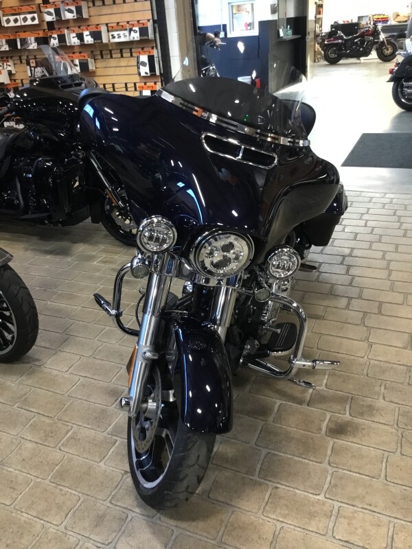 2019 Harley-Davidson Street Glide Midnight Blue - Photo 2