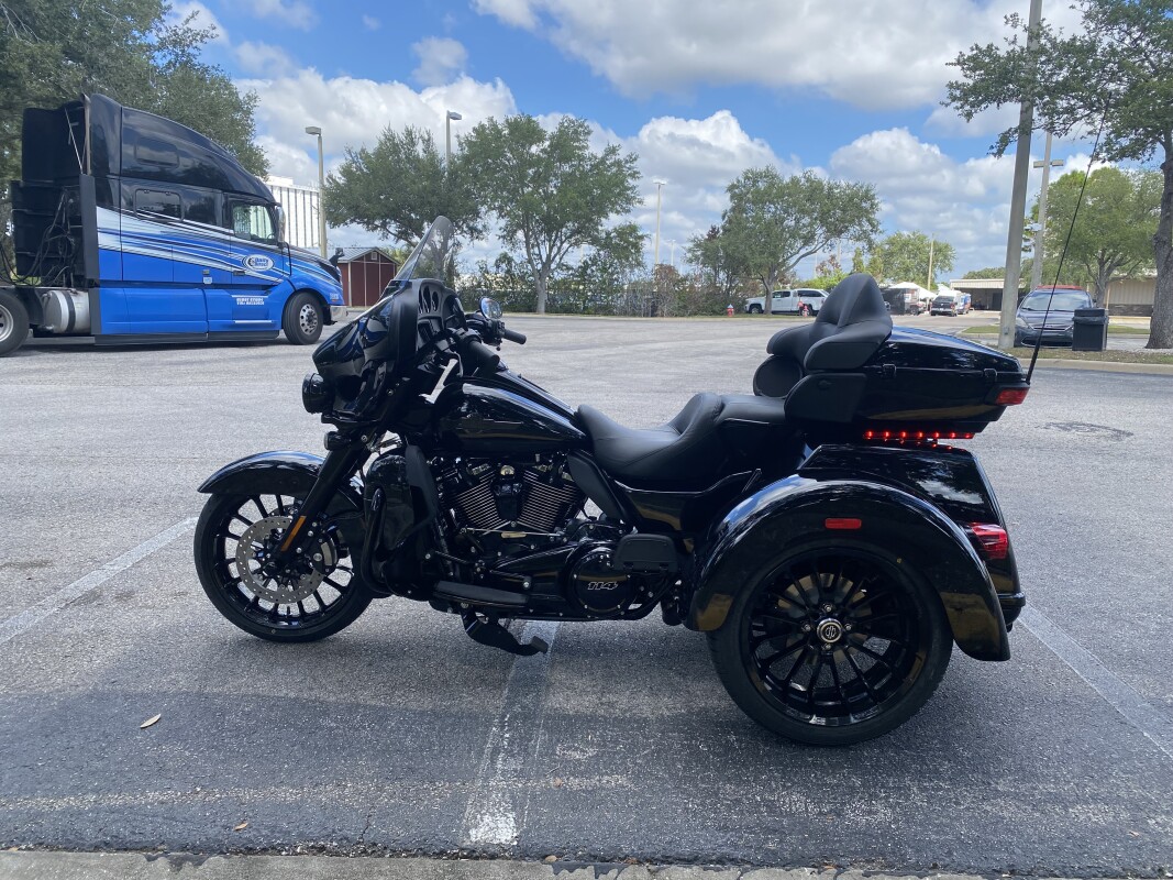 2025 Harley-Davidson Tri Glide Ultra - Photo 3