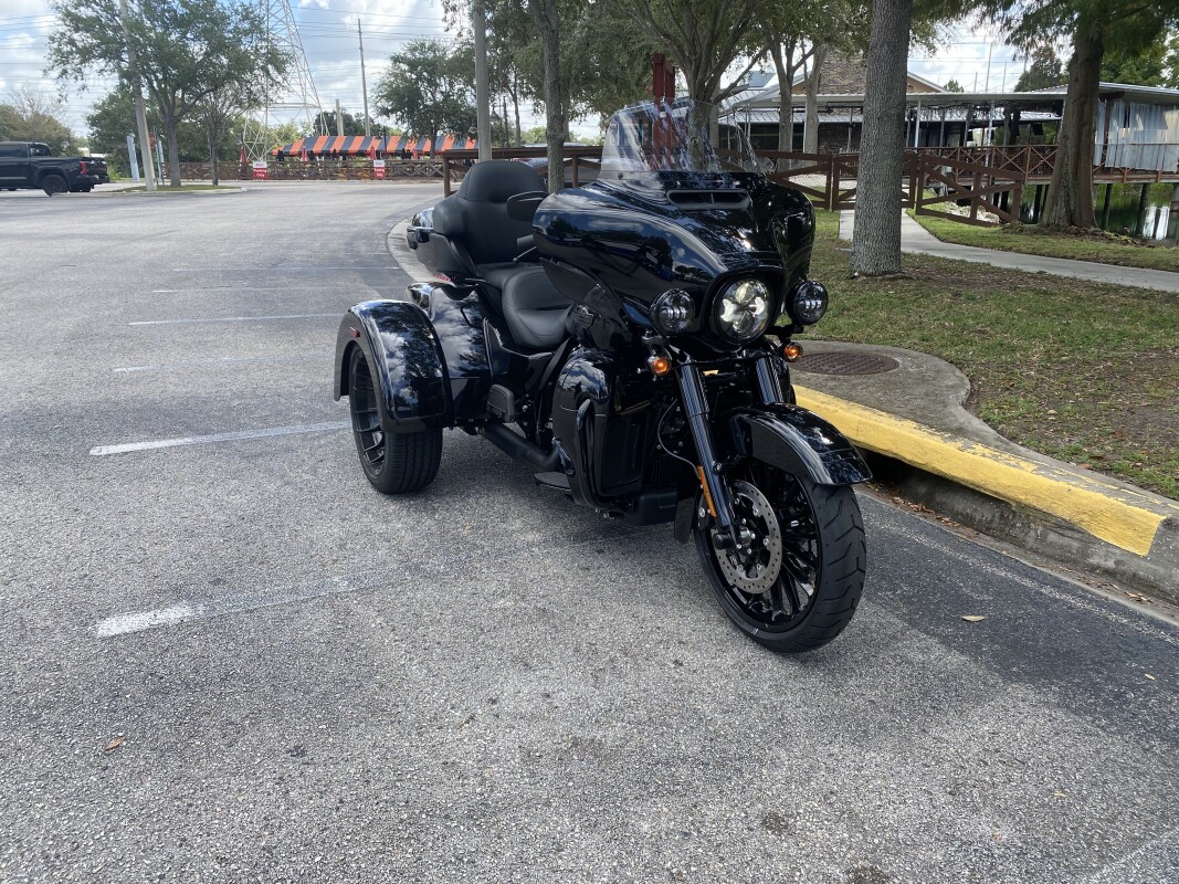 2025 Harley-Davidson Tri Glide Ultra - Photo 2
