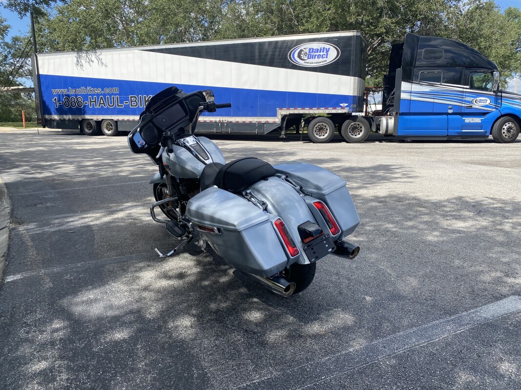 2025 Harley-Davidson Street Glide - Photo 6