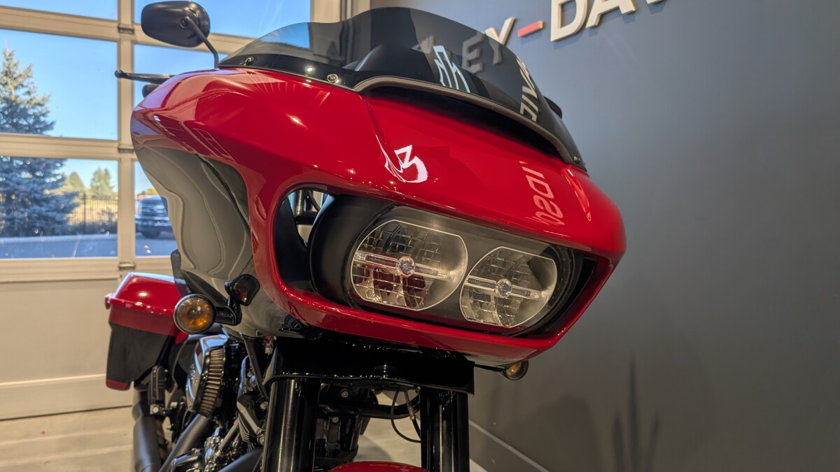 2021 Harley-Davidson Road Glide Special Billiard Red/Vivid Black — Black Finish - Photo 3
