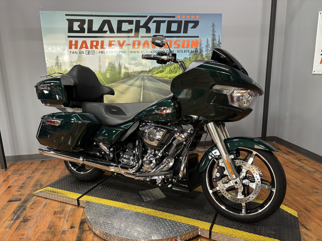 2024 Harley-Davidson Road Glide ALPINE GREEN