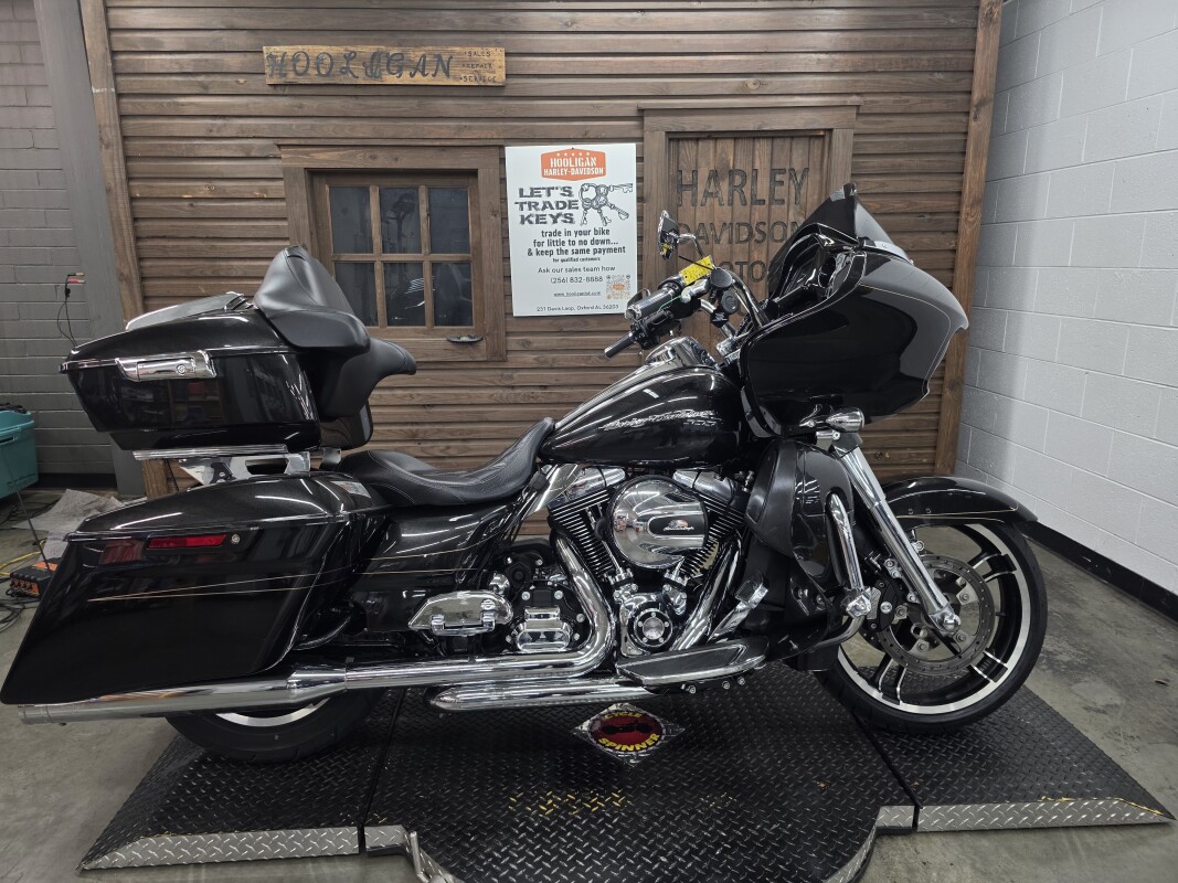 2016 Harley-Davidson Road Glide Special BLACK QUARTZ W/PINSTRIPE
