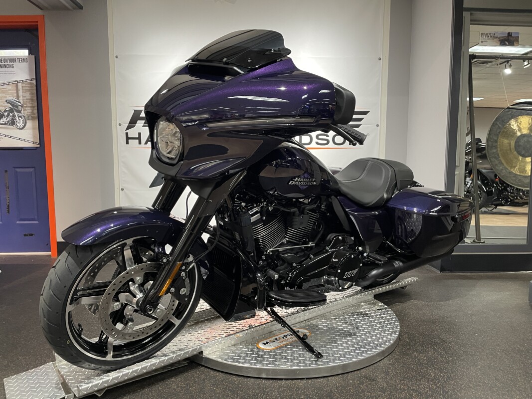 FLHX 2025 Street Glide - Photo 5