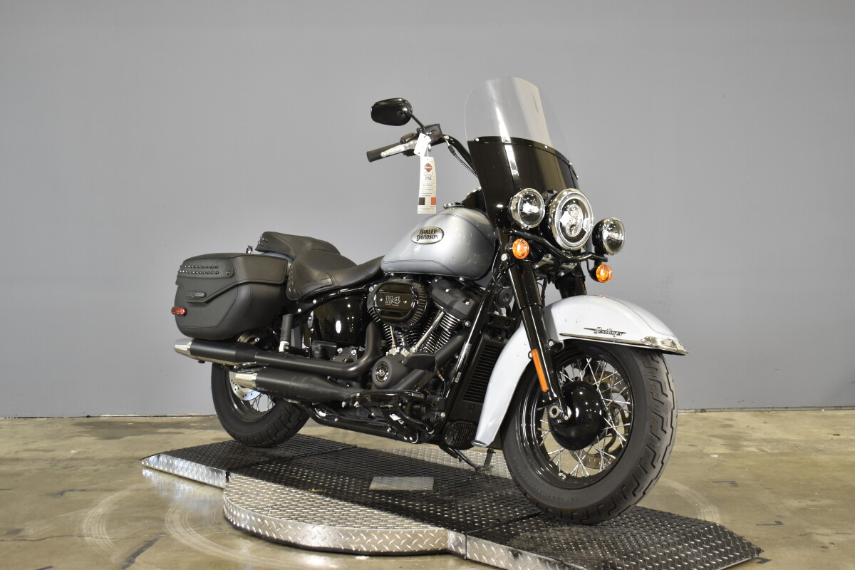 2024 Harley-Davidson Heritage Classic FLHCS - Photo 2