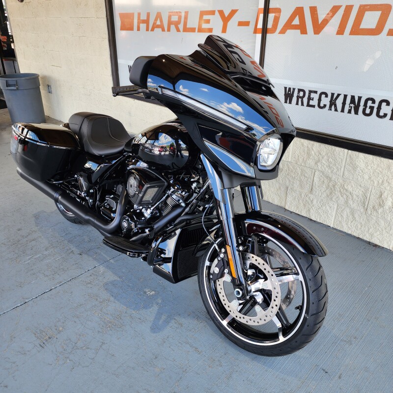 FLHX 2025 Street Glide - Photo 4