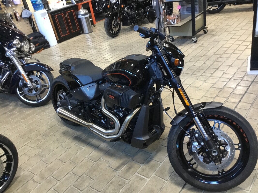 2019 Harley-Davidson FXDR 114 Vivid Black - Photo 2