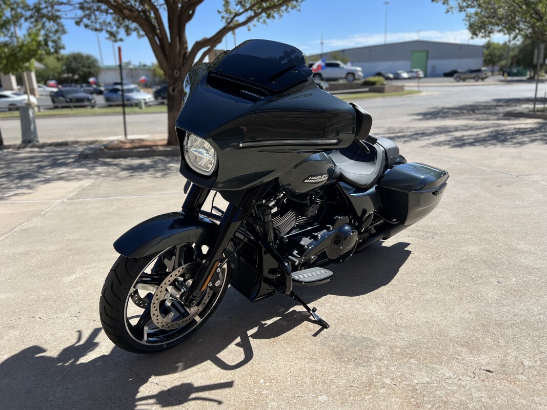 2025 Harley-Davidson Street Glide Iron Horse Metallic - Black Finish - Photo 4