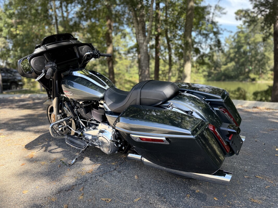 FLHX 2025 Street Glide - Photo 5