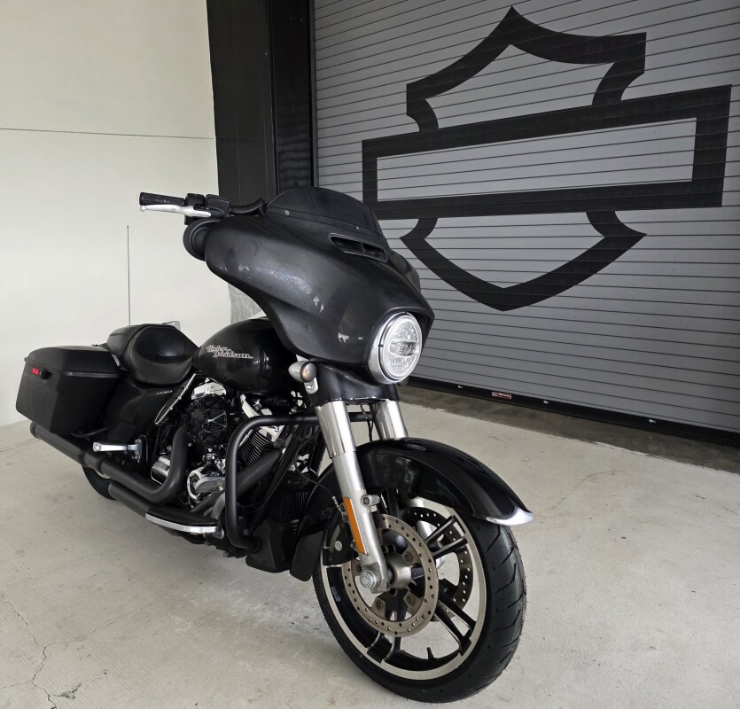 2017 Harley-Davidson Street Glide Special - Photo 2