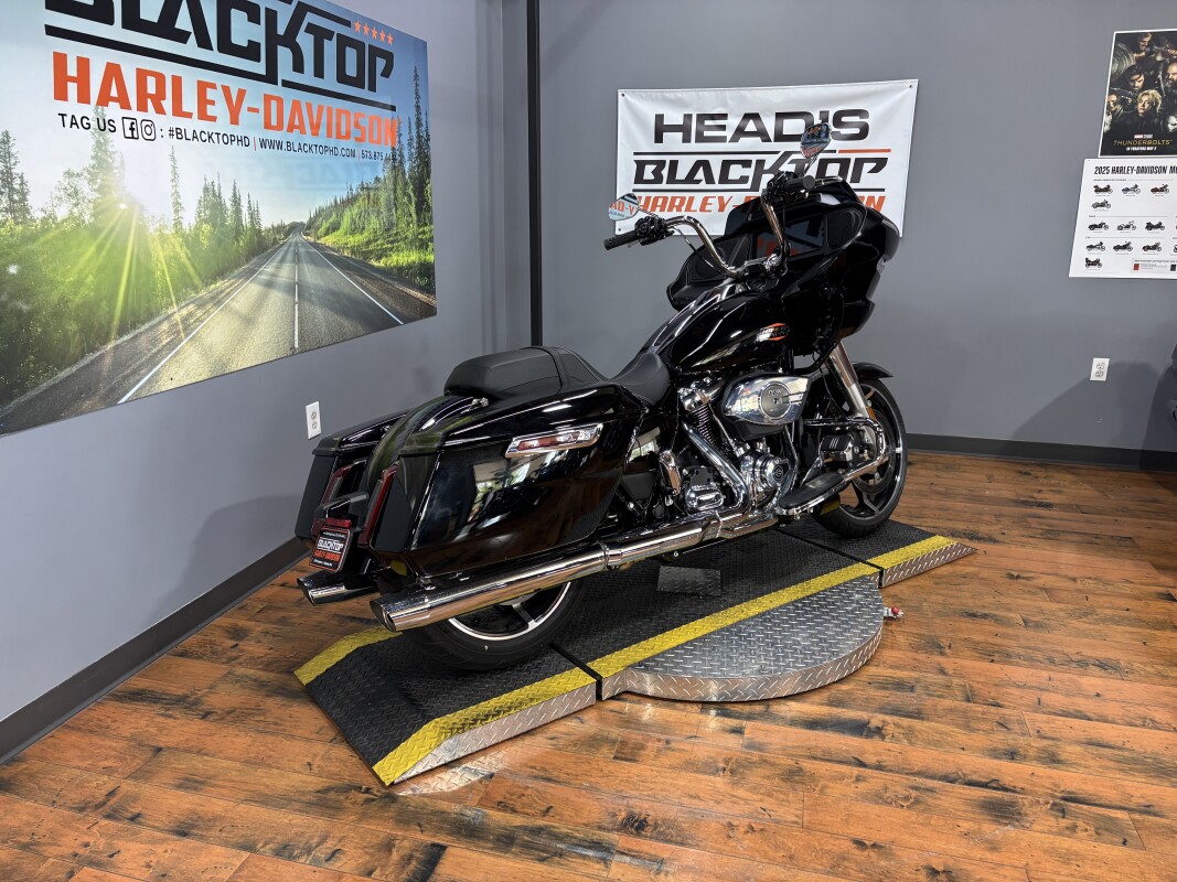 2024 Harley-Davidson Road Glide VIVID BLACK CO - Photo 4