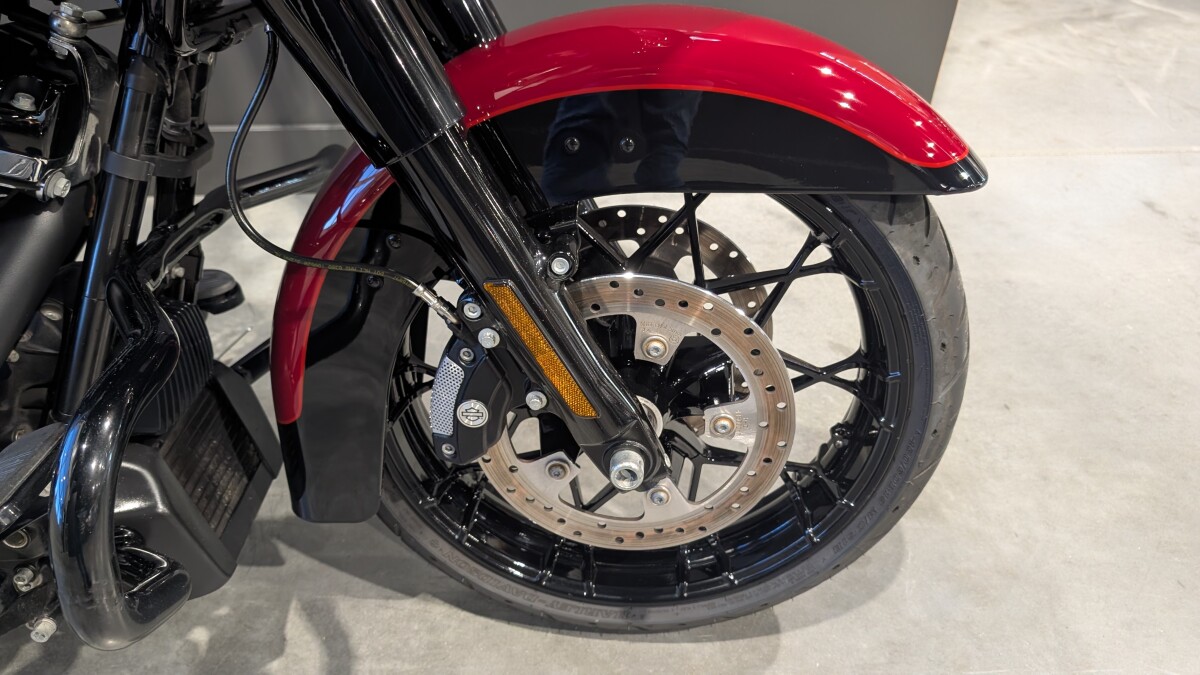 2021 Harley-Davidson Road Glide Special Billiard Red/Vivid Black — Black Finish - Photo 4