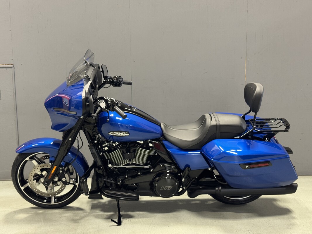 FLHX 2024 Street Glide - Photo 2