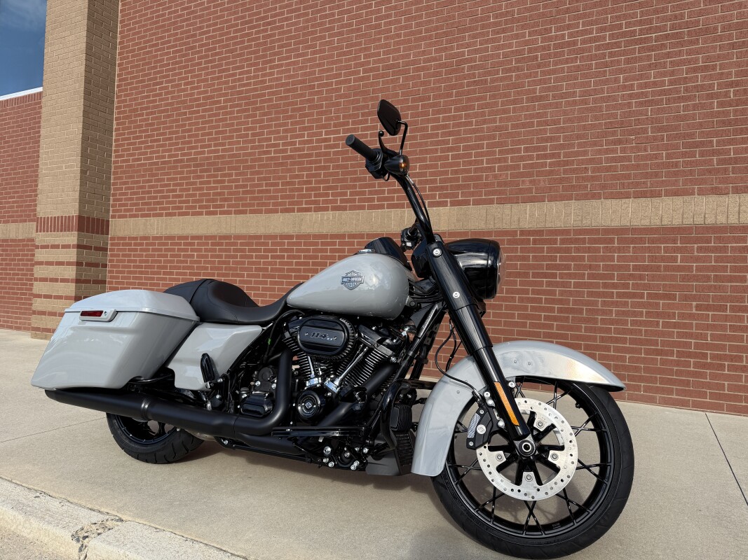 FLHRXS 2025 Road King Special - Photo 2