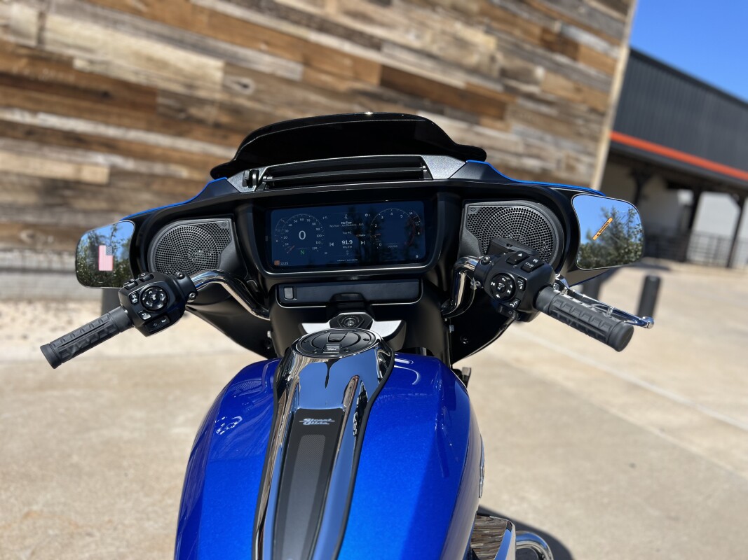 2025 Harley-Davidson Street Glide Blue Burst - Photo 10