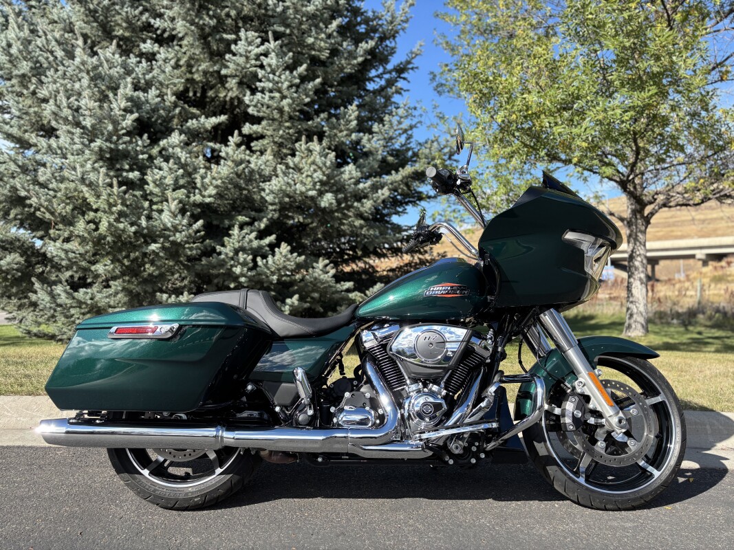 2024 Harley-Davidson Road Glide Alpine Green