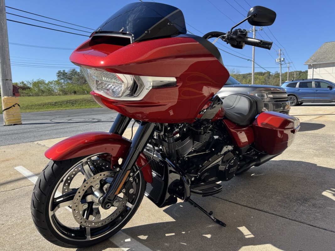 2025 Harley-Davidson Road Glide FLTRX Brilliant Red - Black Finish - Photo 5