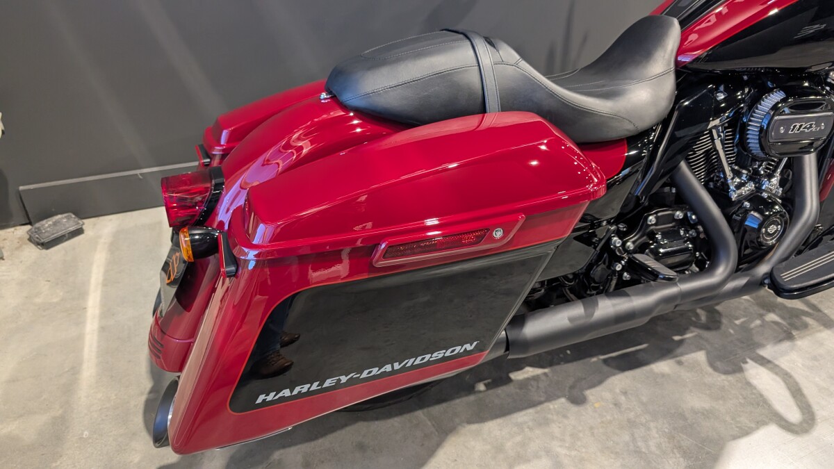 2021 Harley-Davidson Road Glide Special Billiard Red/Vivid Black — Black Finish - Photo 6