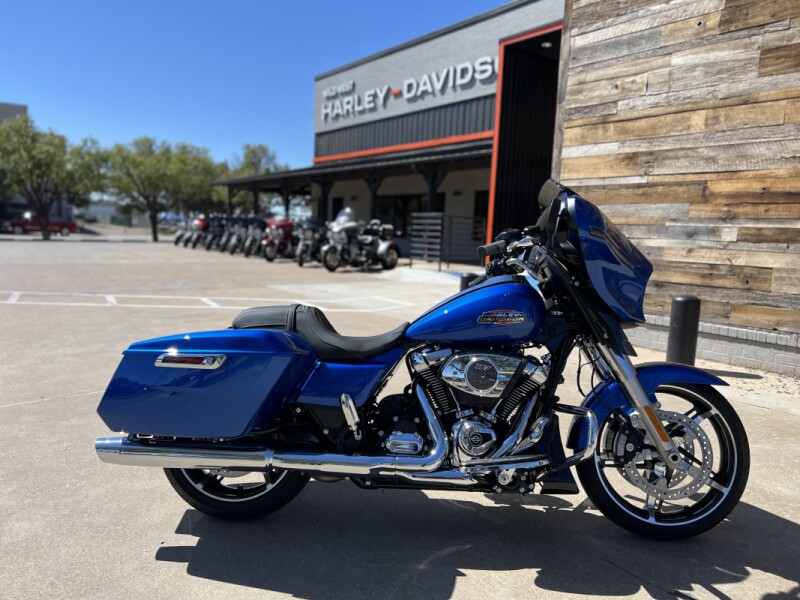 2025 Harley-Davidson® Street Glide® Blue Burst