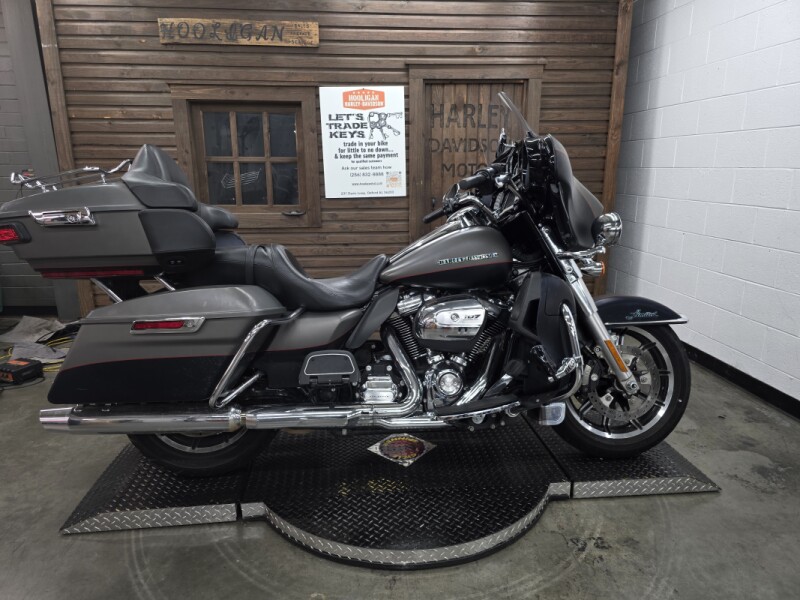 2018 Harley-Davidson® Ultra Limited INDGRYDNM/BLKDM W/PINSTRIPE
