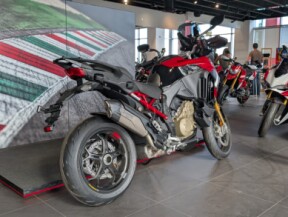 2025 Ducati Multistrada V4 Pikes Peak thumb 3