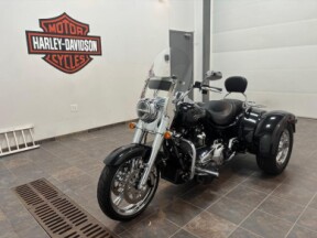 2017 Harley-Davidson® Freewheeler® Black Quartz thumb 0
