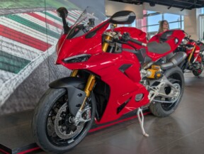 2026 Ducati Panigale V2S thumb 0