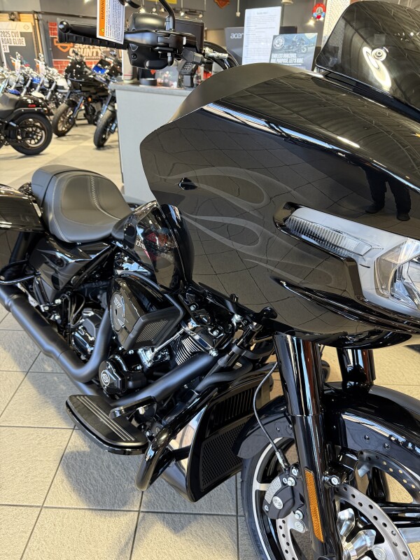 FLTRX 2025 Road Glide - Photo 7