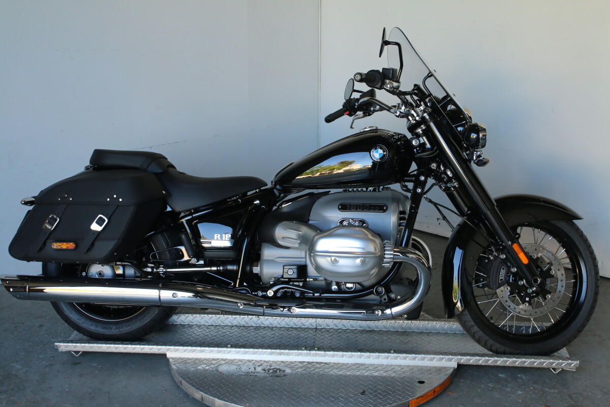2025 BMW R 18 Classic - Photo 2