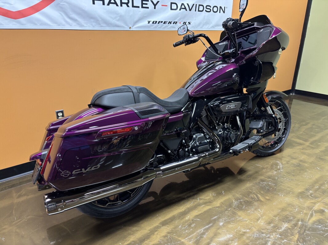 FLTRXSE 2025 CVO Road Glide - Photo 3
