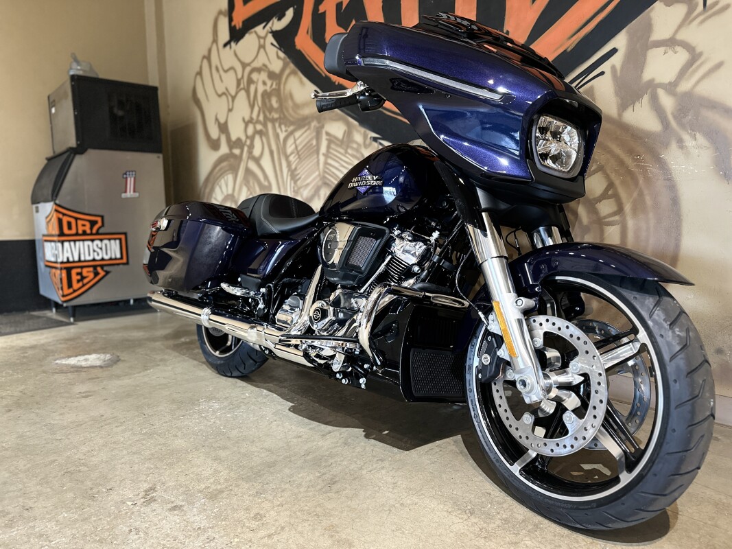 FLHX 2025 Street Glide - Photo 7