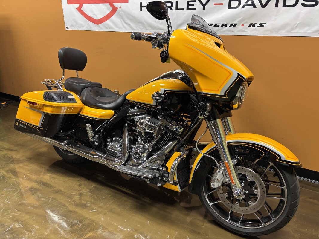 FLHXSE 2022 CVO Street Glide - Photo 2