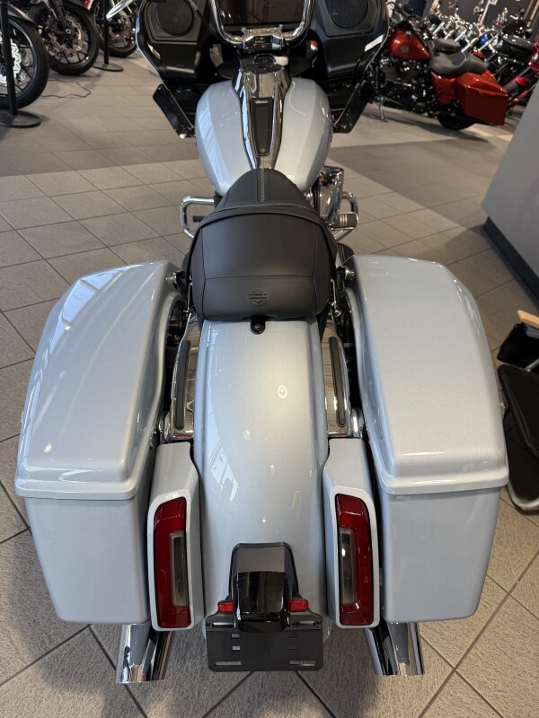 FLTRX 2025 Road Glide - Photo 10