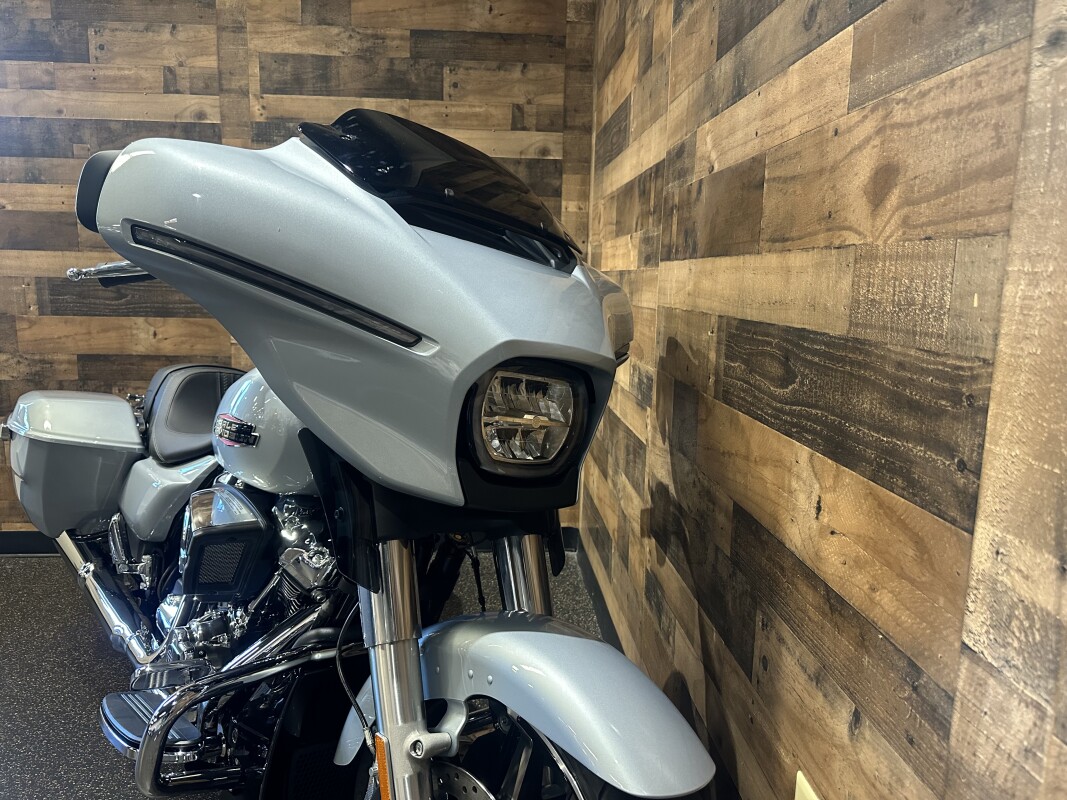 2025 Harley-Davidson Street Glide Atlas Silver Metallic FLHX - Photo 5