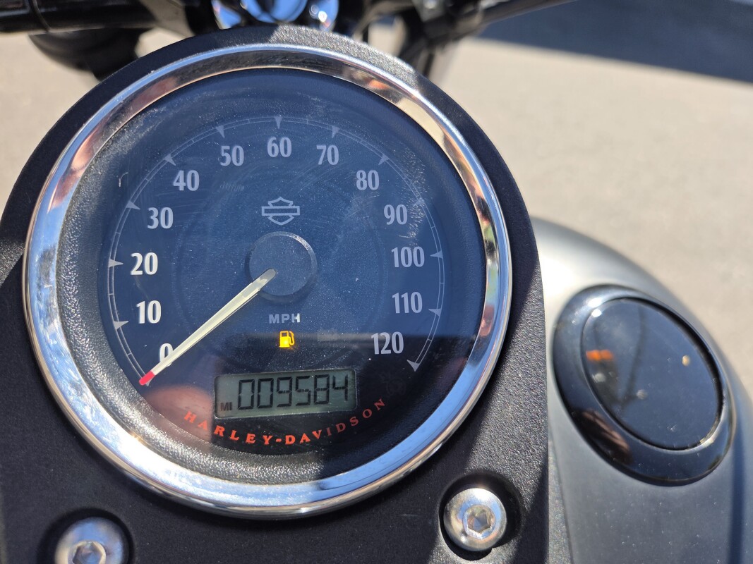 FXDB 2015 Street Bob - Photo 7