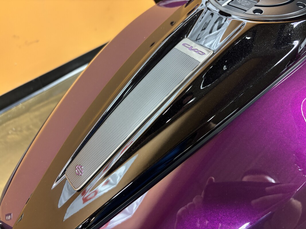 FLTRXSE 2025 CVO Road Glide - Photo 9