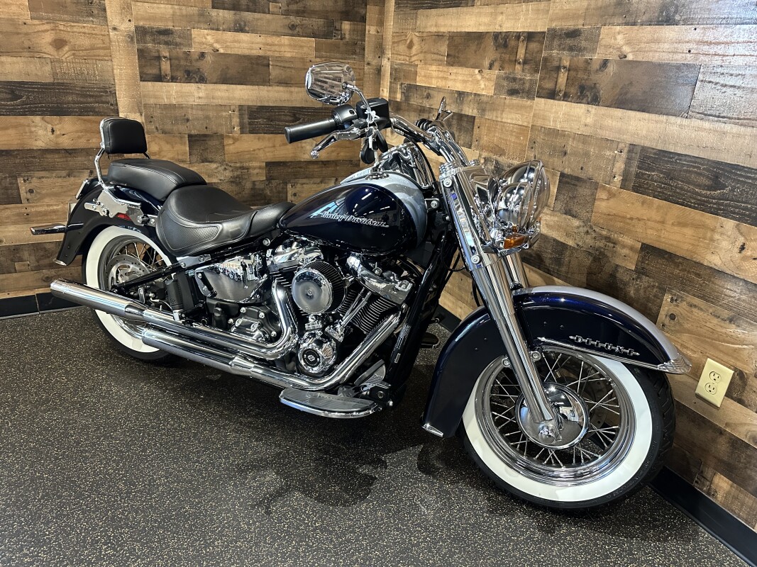 2019 Harley-Davidson Deluxe Midnight Blue/Barracuda Silver FLDE - Photo 3