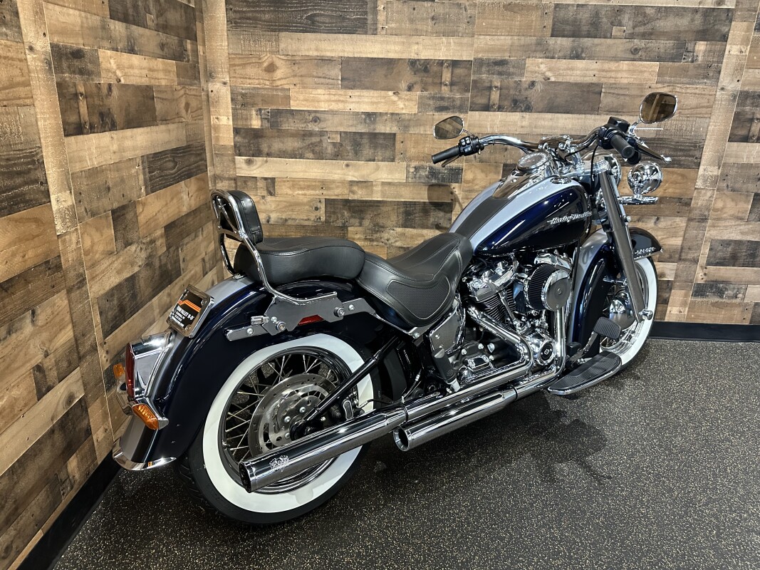 2019 Harley-Davidson Deluxe Midnight Blue/Barracuda Silver FLDE - Photo 2